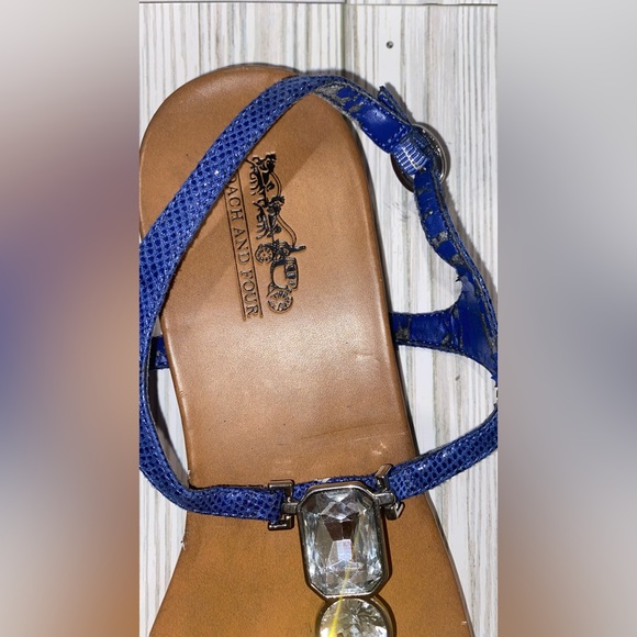 Coach and Four Thong Sandals Size 7.5 - Picture 5 of 8